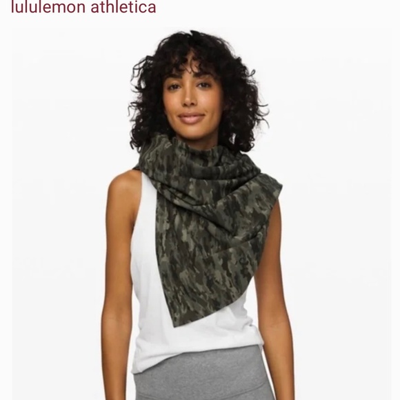 Lululemon Vinyasa Scarf (Green Camo) - Picture 1 of 5
